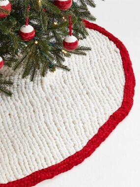 Crate & Barrel Cream Chunky Knit Tree Skirt